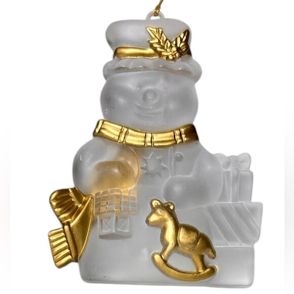 Frosted Acrylic Christmas Tree Ornaments 6 Piece Set Vintage With Gold Detail - Picture 4 of 13